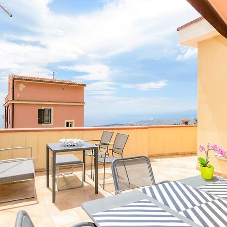 Sunset Holiday Home تاورمينا المظهر الخارجي الصورة